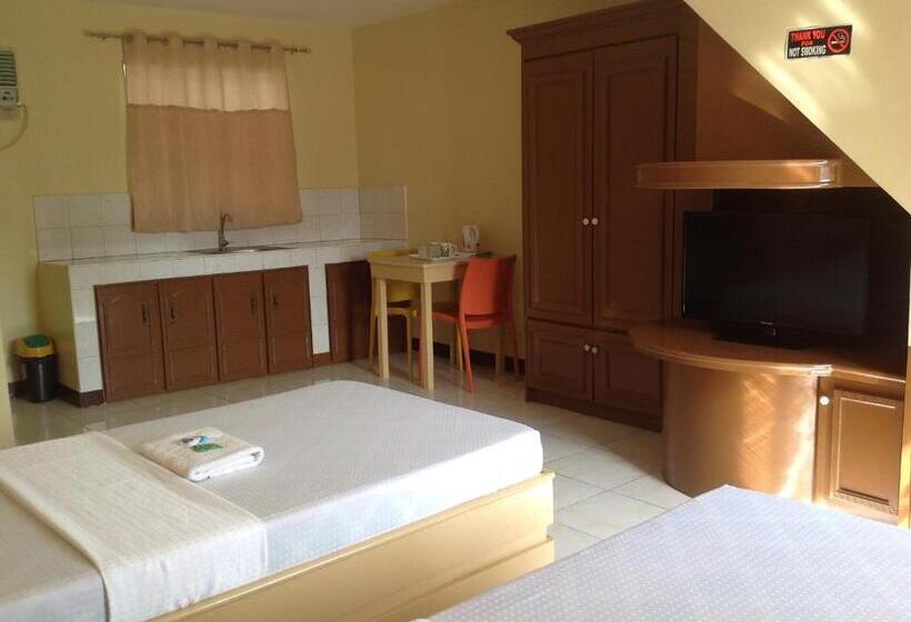 Camera Deluxe, Danel Pensionne House