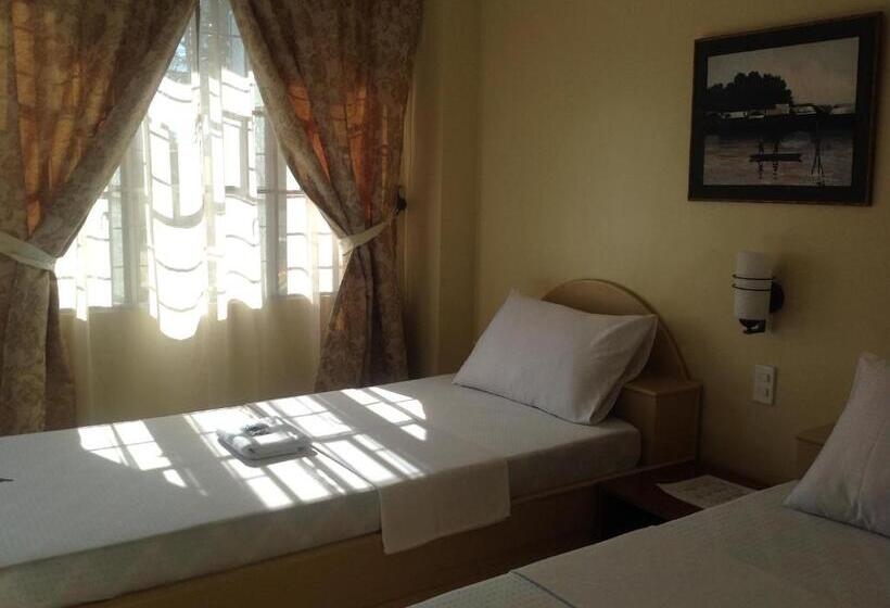 Camera Deluxe, Danel Pensionne House