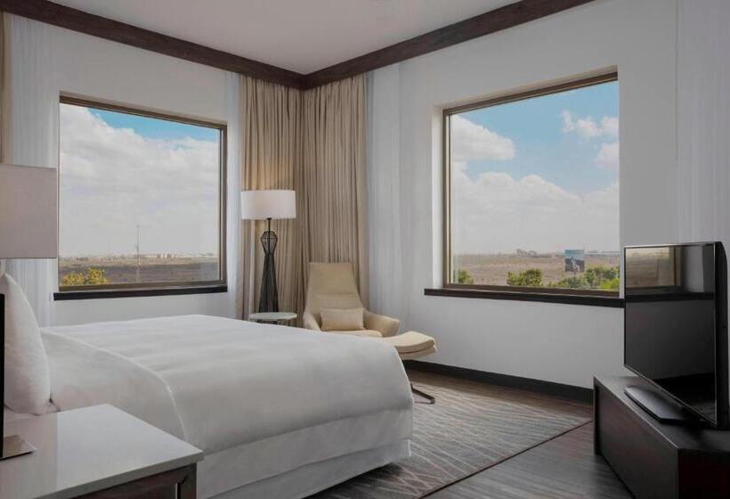 اتاق کلاسیک با تخت دونفره, Four Points By Sheraton Nairobi Airport