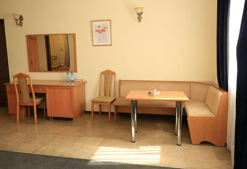 스탠다드 트리플 룸, Musa Ler Hotel Yerevan
