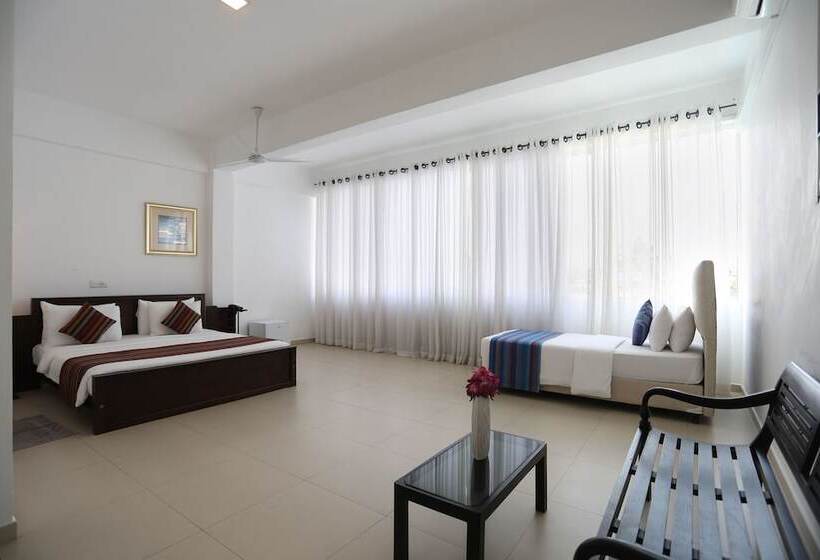 Трехместный Номер Deluxe Вид на Бассейн, Twenty Two Binaweli