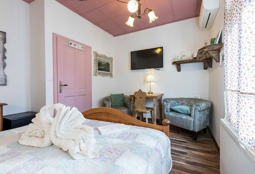 اتاق استاندارد, Central Bled House