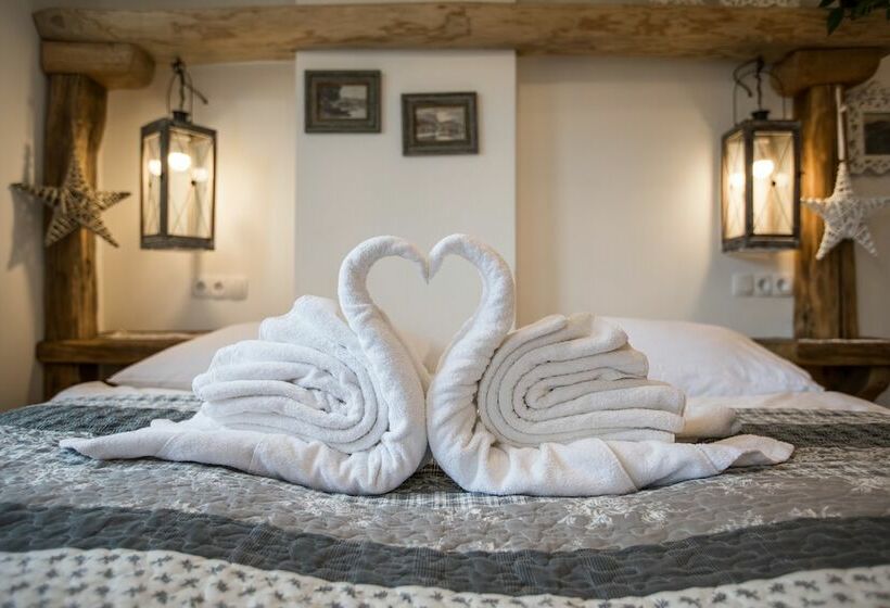 اتاق استاندارد, Central Bled House