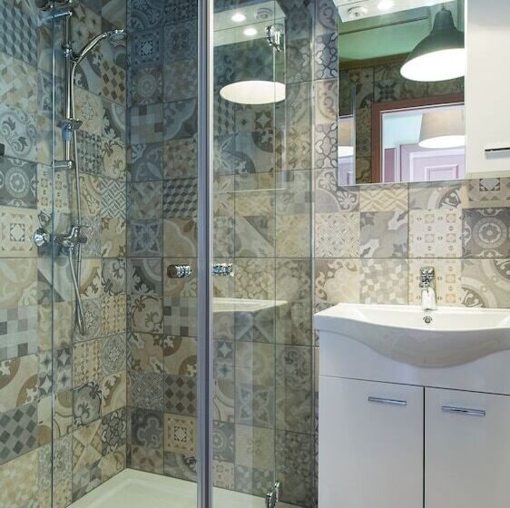 اتاق استاندارد چهار تخته, Central Bled House