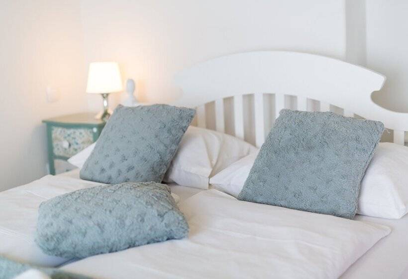 اتاق استاندارد چهار تخته, Central Bled House