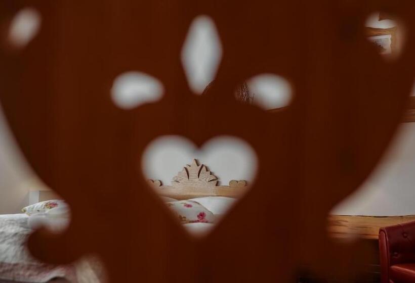 اتاق استاندارد, Central Bled House