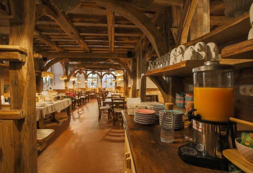 اتاق خانوادگی, Central Bled House