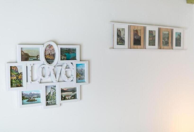 اتاق خانوادگی, Central Bled House