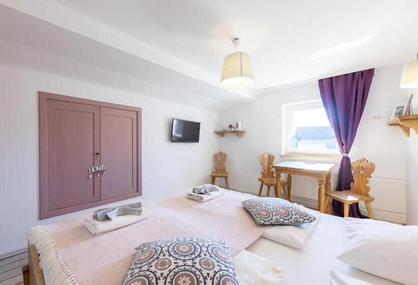 اتاق اکونومی, Central Bled House