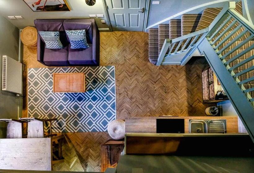 Семейный Номер, The Globe Inn