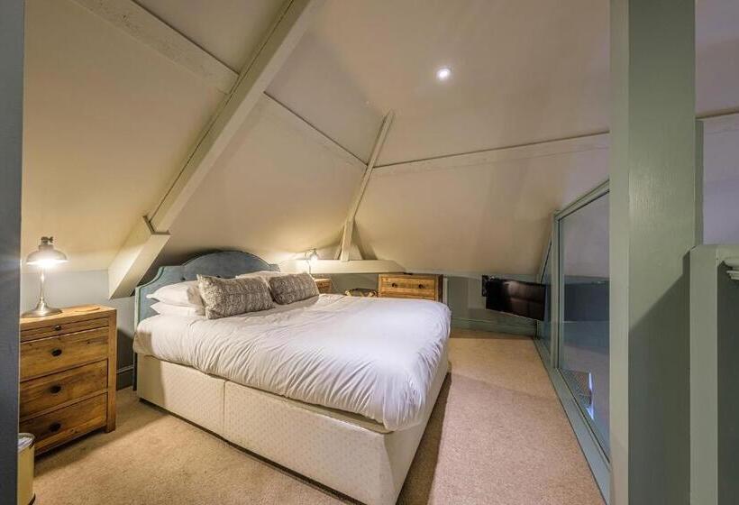 Семейный Номер, The Globe Inn