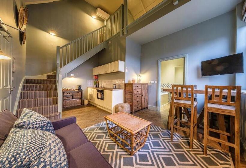 Семейный Номер, The Globe Inn