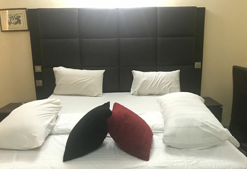 اتاق لوکس, Nondon International