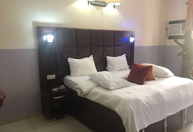 اتاق لوکس, Nondon International