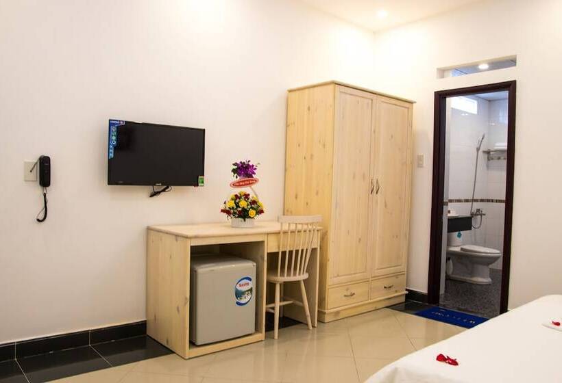 اتاق لوکس, Maika