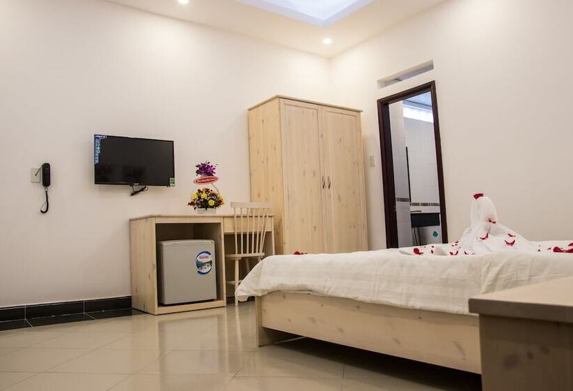 اتاق لوکس, Maika