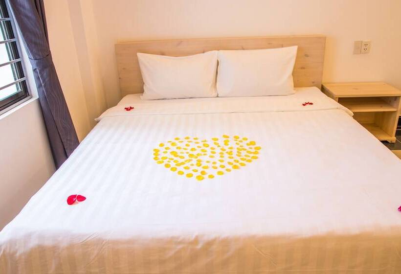 اتاق لوکس, Maika