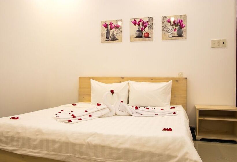 اتاق لوکس, Maika