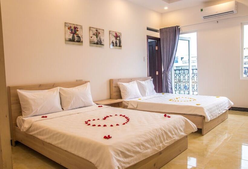 اتاق لوکس با بالکن, Maika