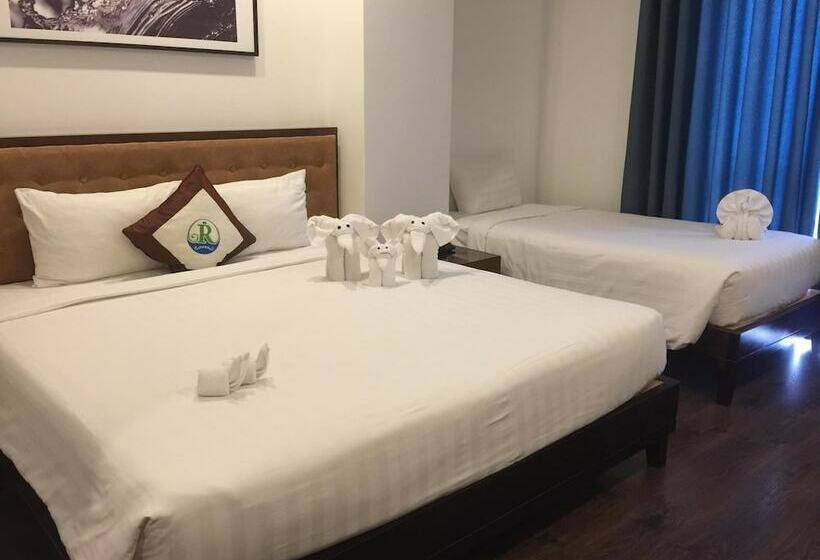 اتاق لوکس سه تخته, Ritzy Boutique Hotel Da Nang Beach