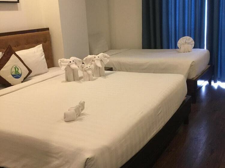 اتاق لوکس سه تخته, Ritzy Boutique Hotel Da Nang Beach