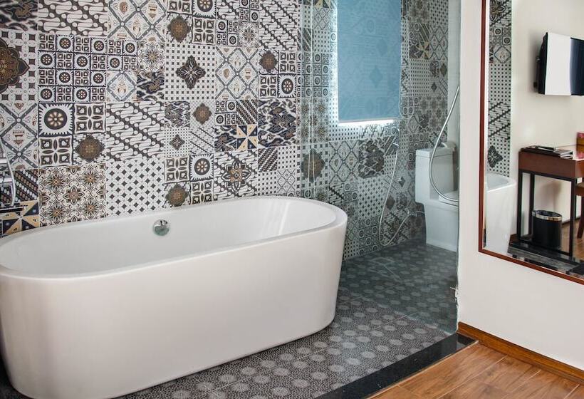 مجموعه ویستا شهر, Ritzy Boutique Hotel Da Nang Beach