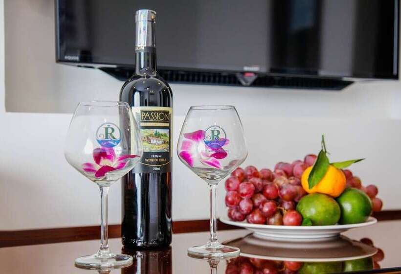 مجموعه ویستا شهر, Ritzy Boutique Hotel Da Nang Beach