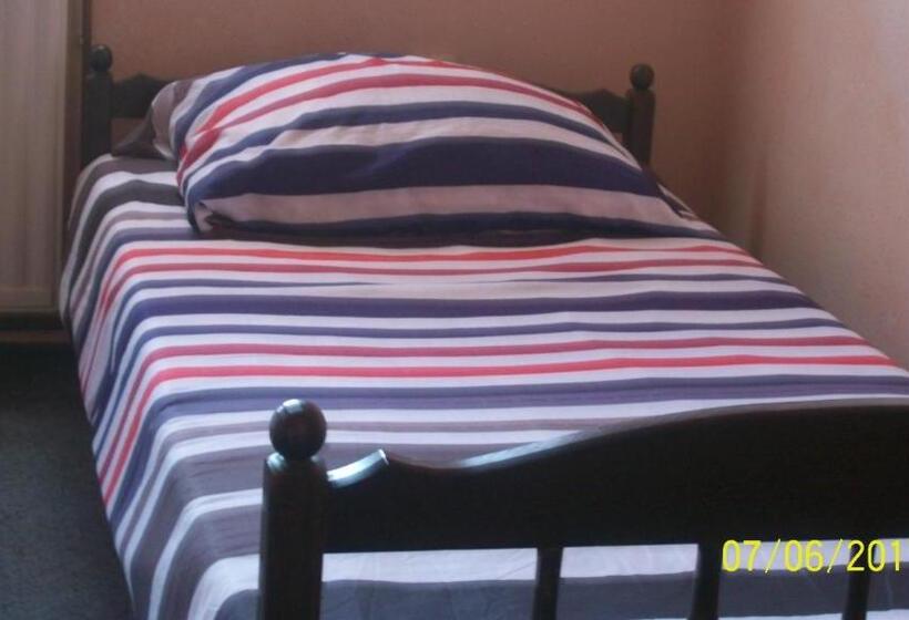 اتاق راحتی سه تخته, Pansion Stari Konak