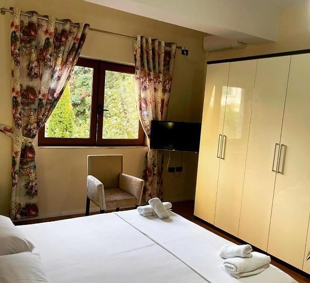 غرفة إقتصادية, Ambasador Garden