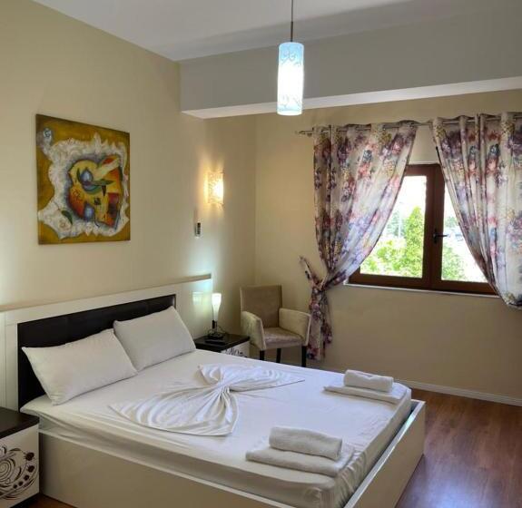 غرفة إقتصادية, Ambasador Garden