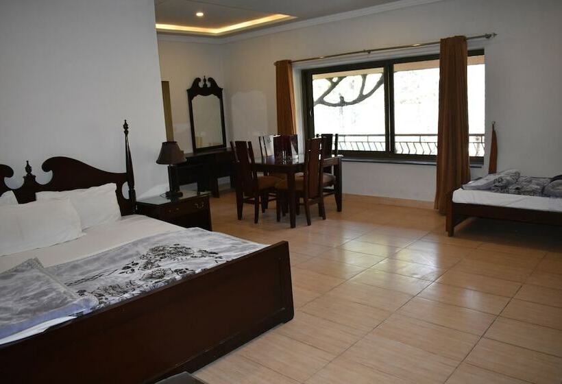 اتاق استاندارد سه نفره, Cosy Knock