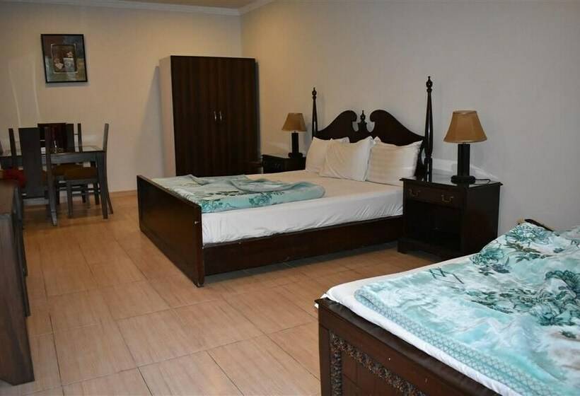 اتاق استاندارد سه نفره, Cosy Knock