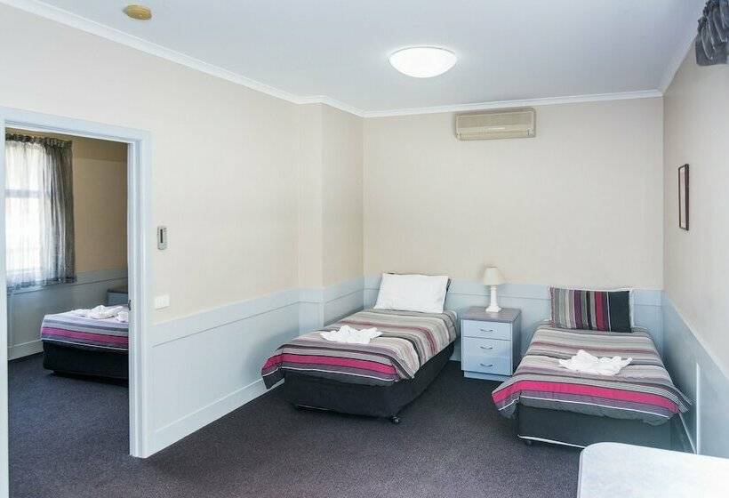 חדר משפחתי, Merimbula Lakeview