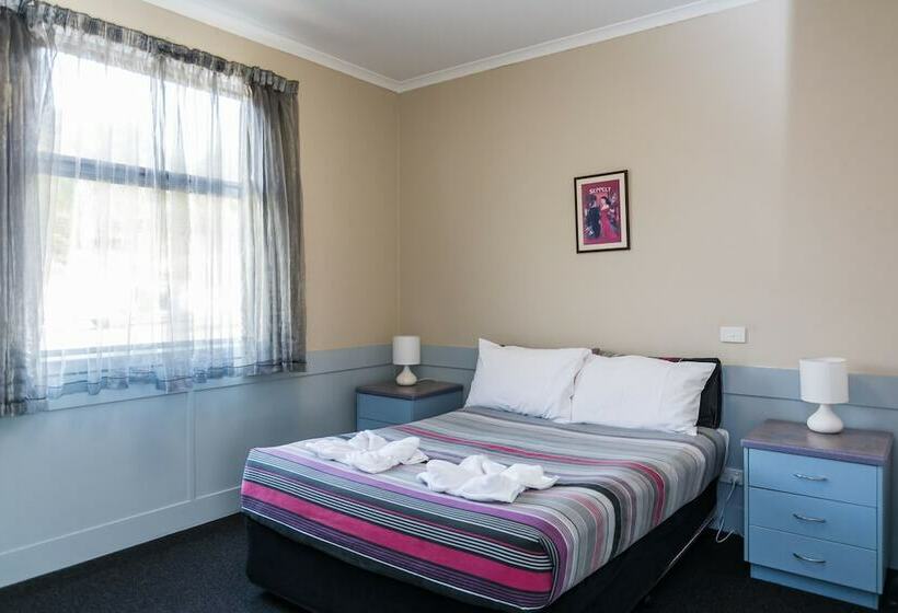 חדר משפחתי, Merimbula Lakeview