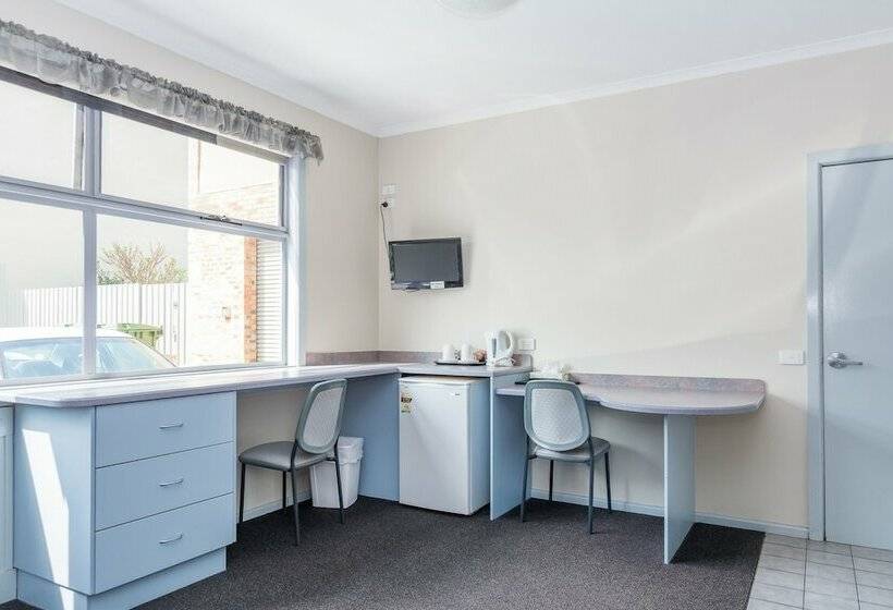 חדר משפחתי, Merimbula Lakeview