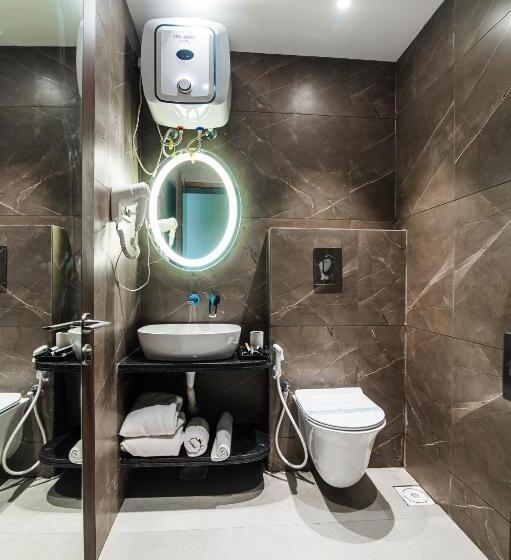 디럭스 룸 킹사이즈 침대, Sadbhav Villa