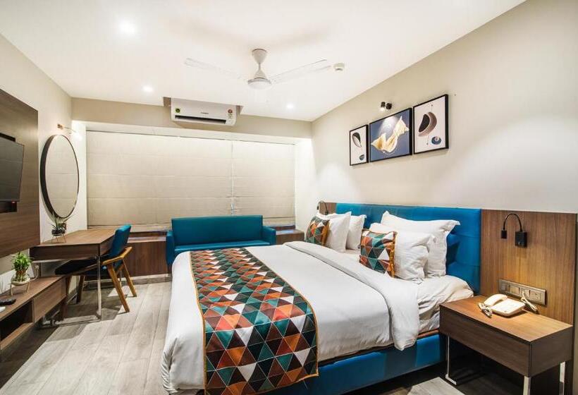 디럭스 룸 킹사이즈 침대, Sadbhav Villa