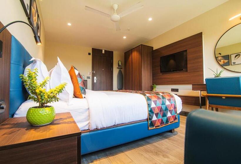 带大床的高级房间, Sadbhav Villa
