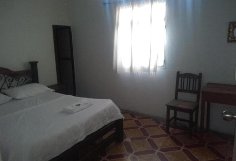 スタンダードルーム, Varsovia