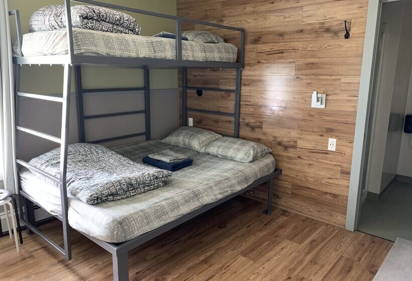 Семейный Номер, Jasper Downtown Hostel