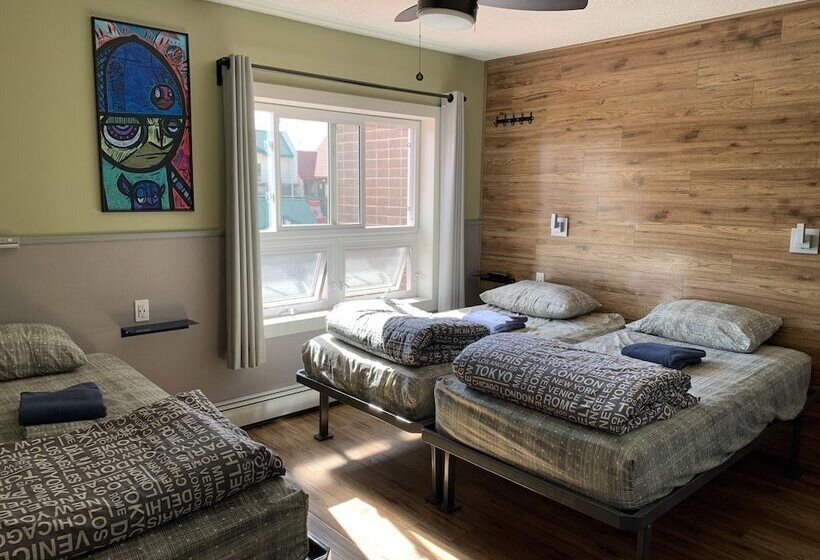 Номер Стандарт Трехместный, Jasper Downtown Hostel