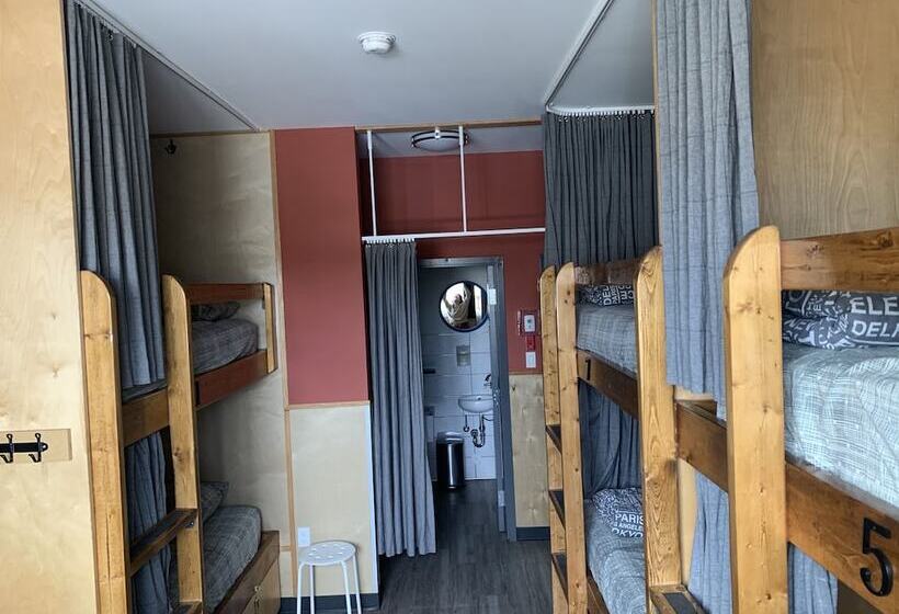 ルームシェアのワンベッド, Jasper Downtown Hostel