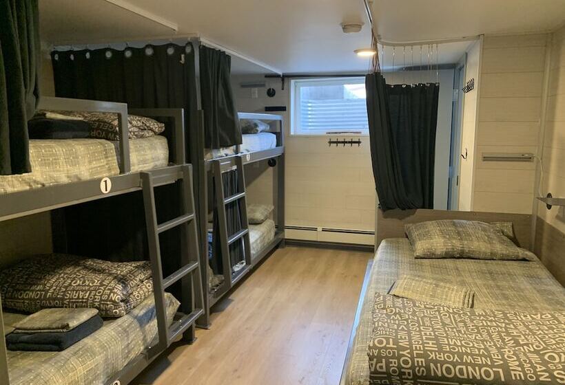 Семейный Номер, Jasper Downtown Hostel