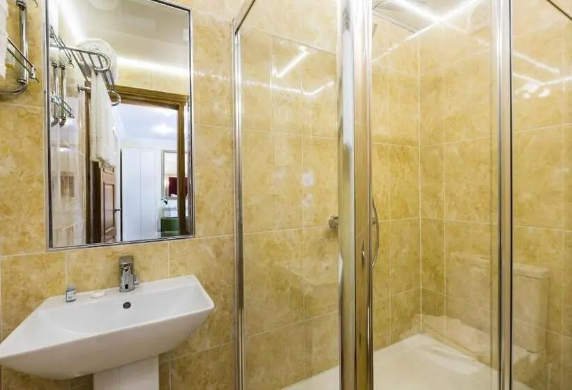Standard Yhden Hengen Huone, Linton Hotel Luton