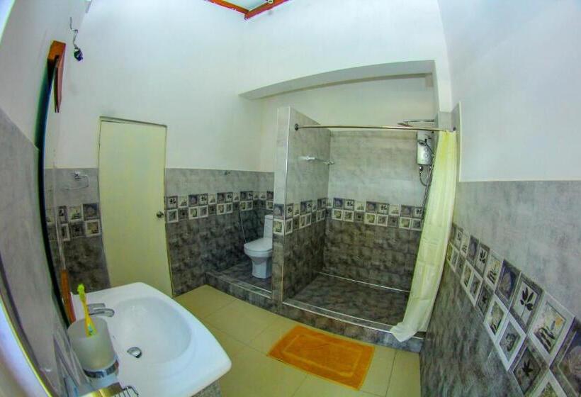 غرفة ديلوكس عائلية, Niwahana Transit City