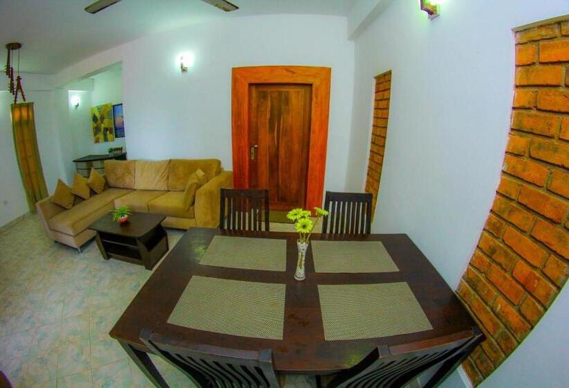 غرفة ديلوكس, Niwahana Transit City