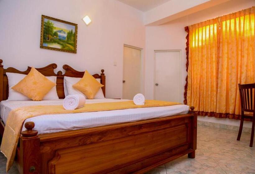 غرفة ديلوكس مزودة بشرفة, Niwahana Transit City