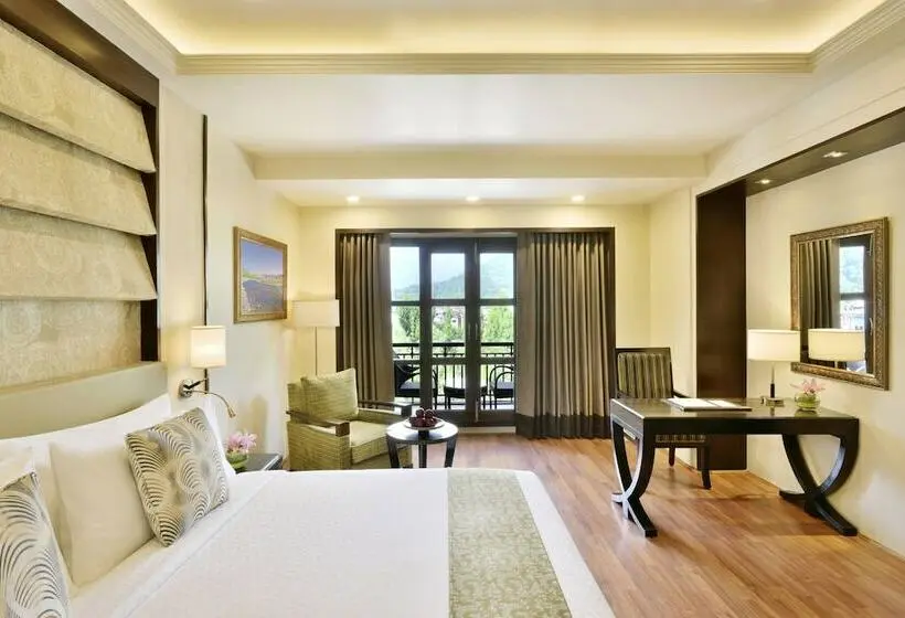 ダブルベッドスタンダードルーム, Four Points By Sheraton Srinagar