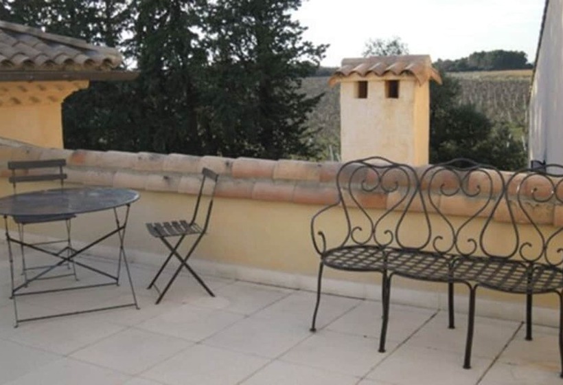 Номер Стандарт, Chambre D'hôtes Château Gigognan
