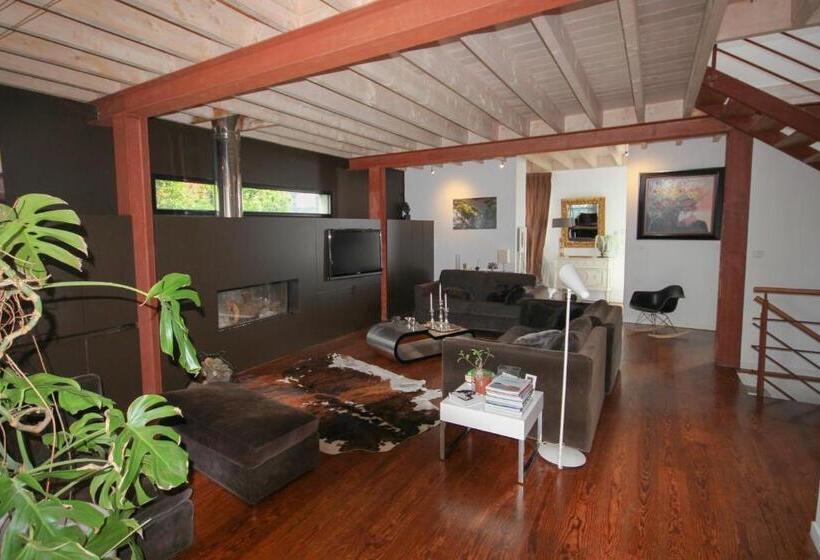 Номер Стандарт Вид на Сад, Bed And Breakfast Shandita